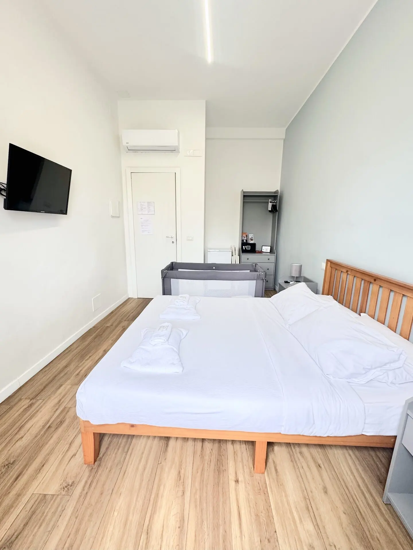 Luna Room, dormitorio con cuna